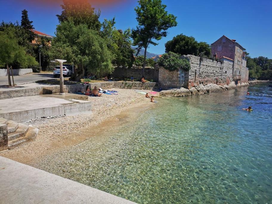 Apartment Simply Rodin Kastela Bagian luar foto